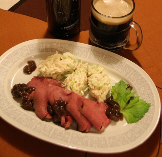 Routapaisti ja Waldorfinsalaatti