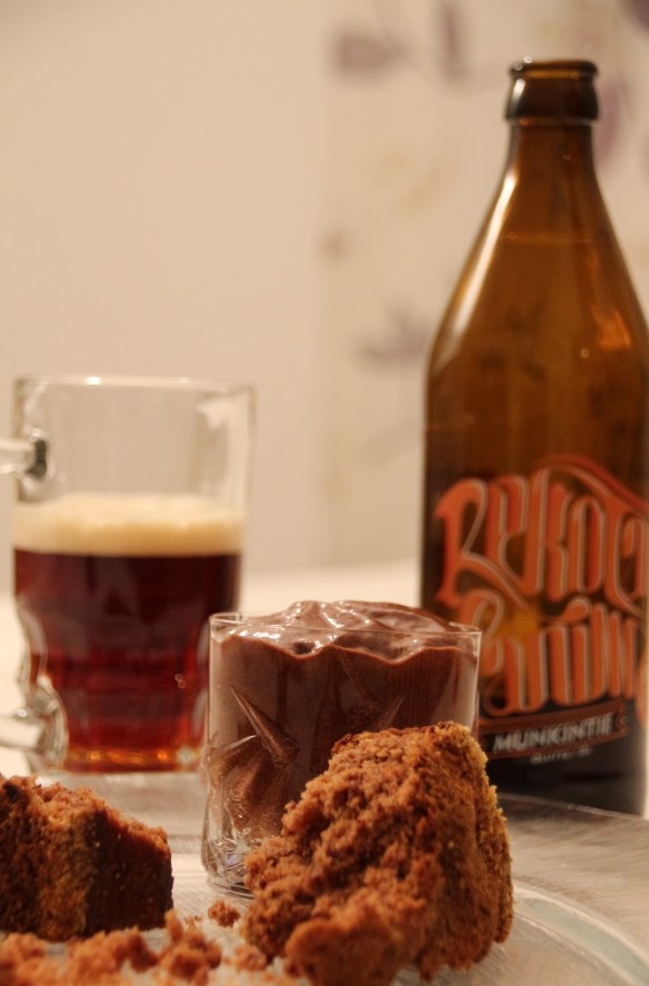 Munkintie, suklaamousse, taatelikakku