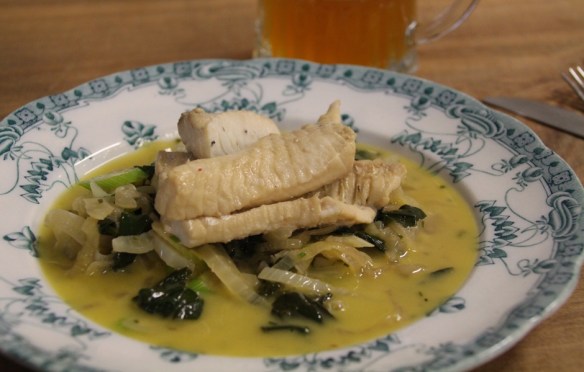 oluessa haudutettua kalaa